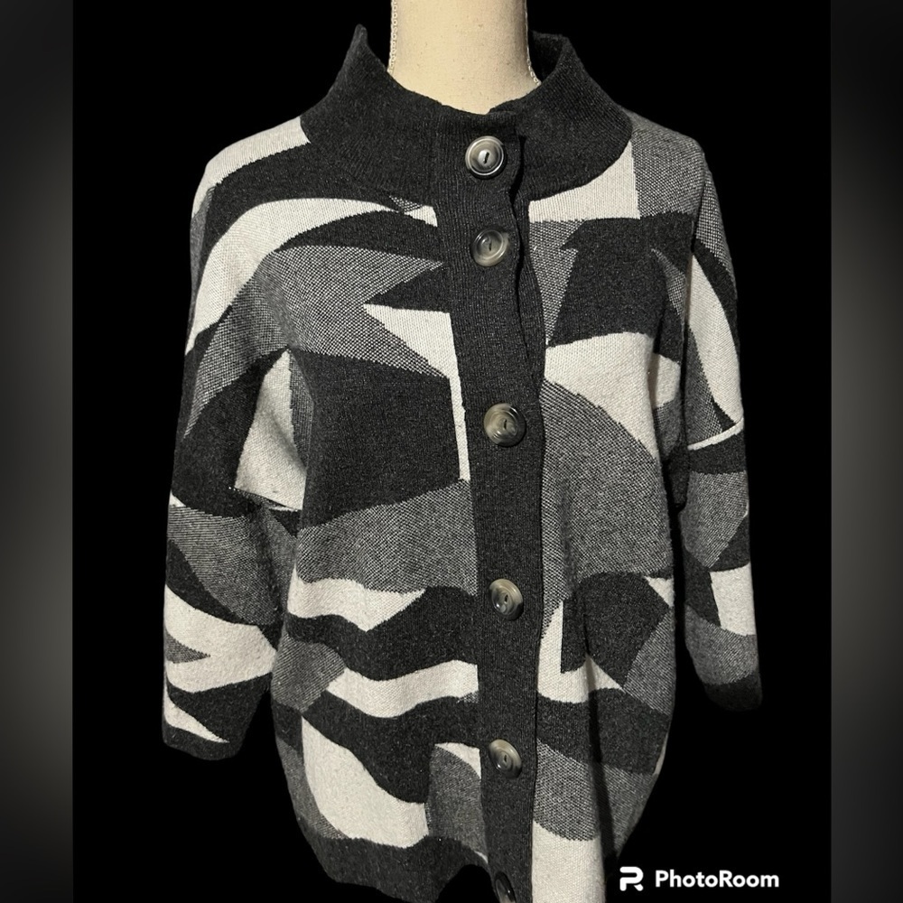 Gorgeous abstract pattern Alison Sheri part-wool cropped cardigan, size Large